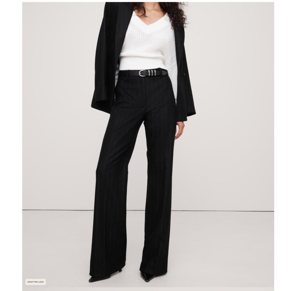 Banana Republic High-Rise Wide-Leg Flare Flannel Pant, Black Stripe, size 4. EUC